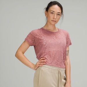 Lululemon Cates Tee *veil Size 6